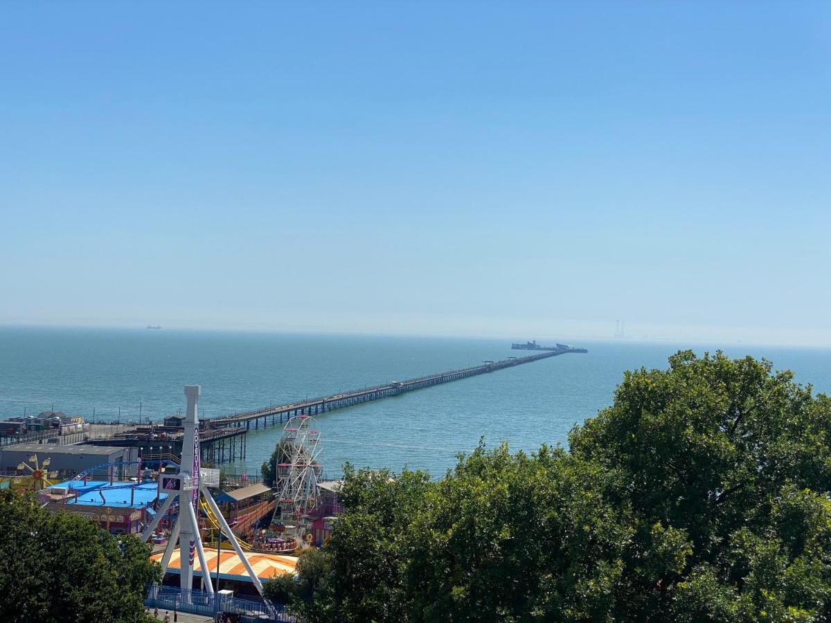Pier View Self Catering Luxury Apartments เซาเทนด์ ออน ซี ภายนอก รูปภาพ