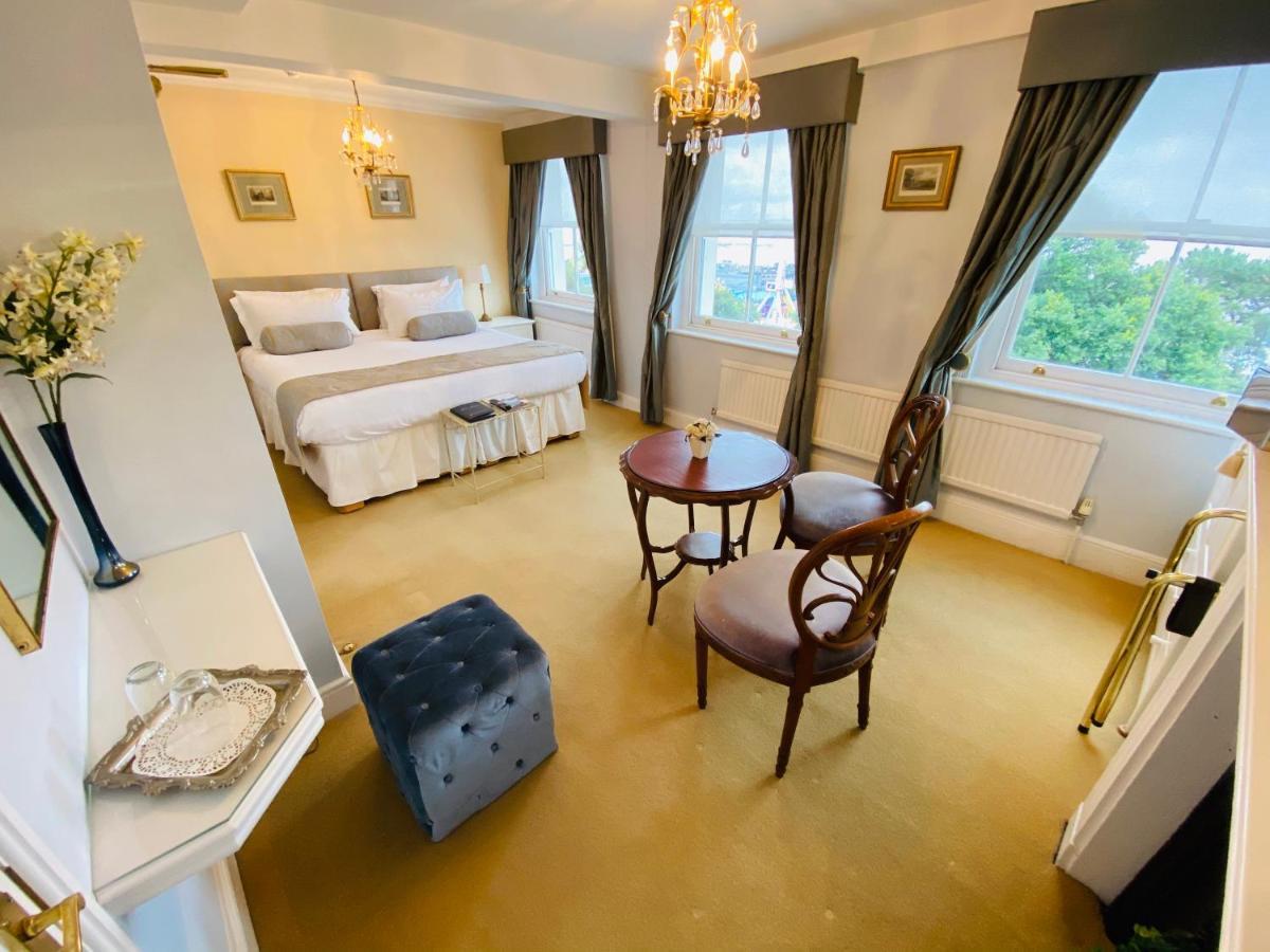 Pier View Self Catering Luxury Apartments เซาเทนด์ ออน ซี ภายนอก รูปภาพ