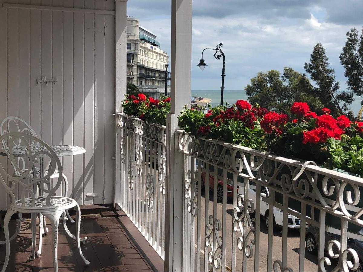 Pier View Self Catering Luxury Apartments เซาเทนด์ ออน ซี ภายนอก รูปภาพ