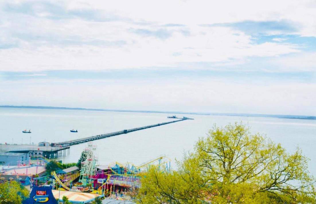 Pier View Self Catering Luxury Apartments เซาเทนด์ ออน ซี ภายนอก รูปภาพ